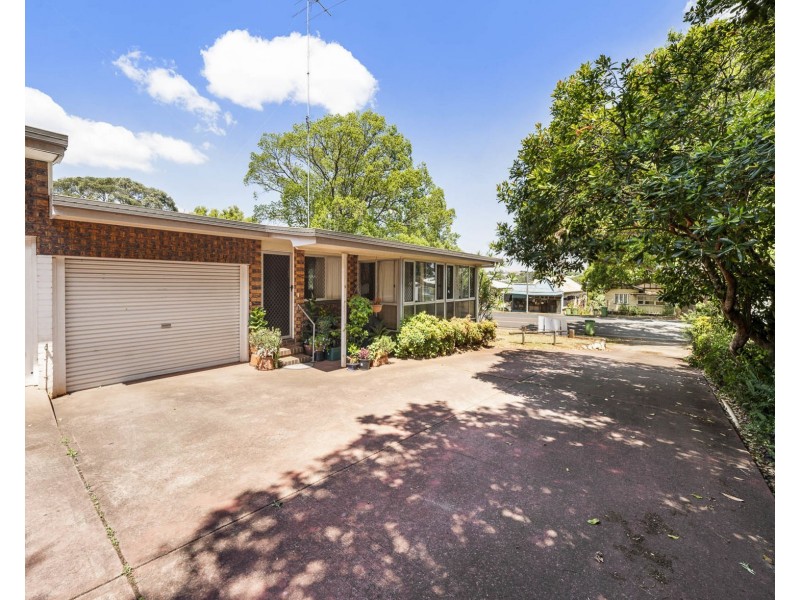 1 & 2/212 Ruthven Street, North Toowoomba QLD 4350