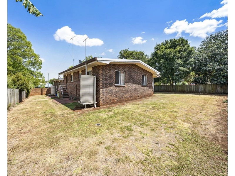 1 & 2/212 Ruthven Street, North Toowoomba QLD 4350