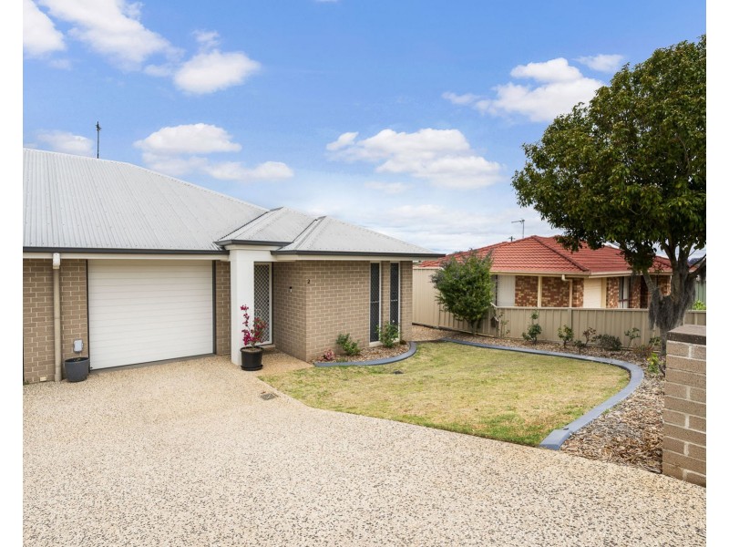 1 & 2/20 Duncan Street, Wilsonton Heights QLD 4350