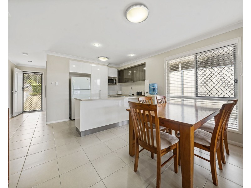 1 & 2/20 Duncan Street, Wilsonton Heights QLD 4350