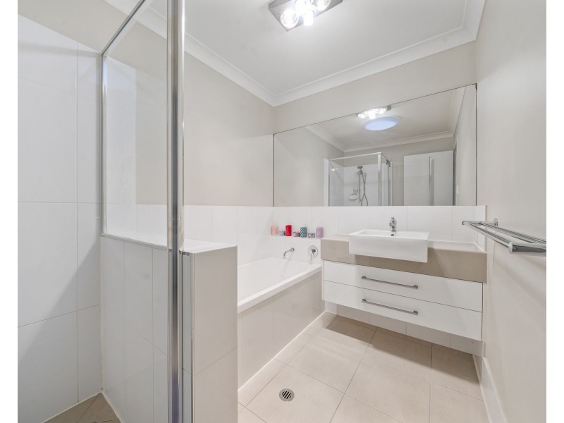 1 & 2/20 Duncan Street, Wilsonton Heights QLD 4350