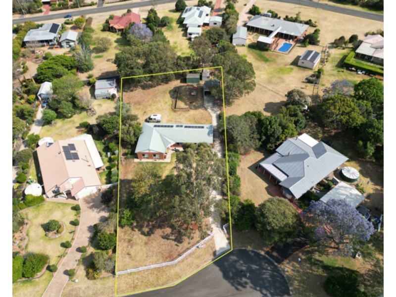 11 Callie Court, Highfields QLD 4352