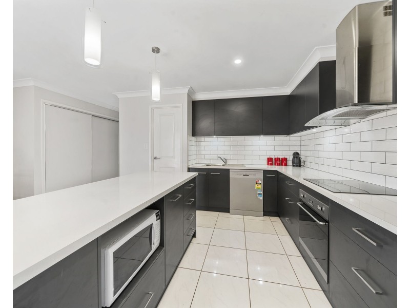32 Kellett Drive, Westbrook QLD 4350