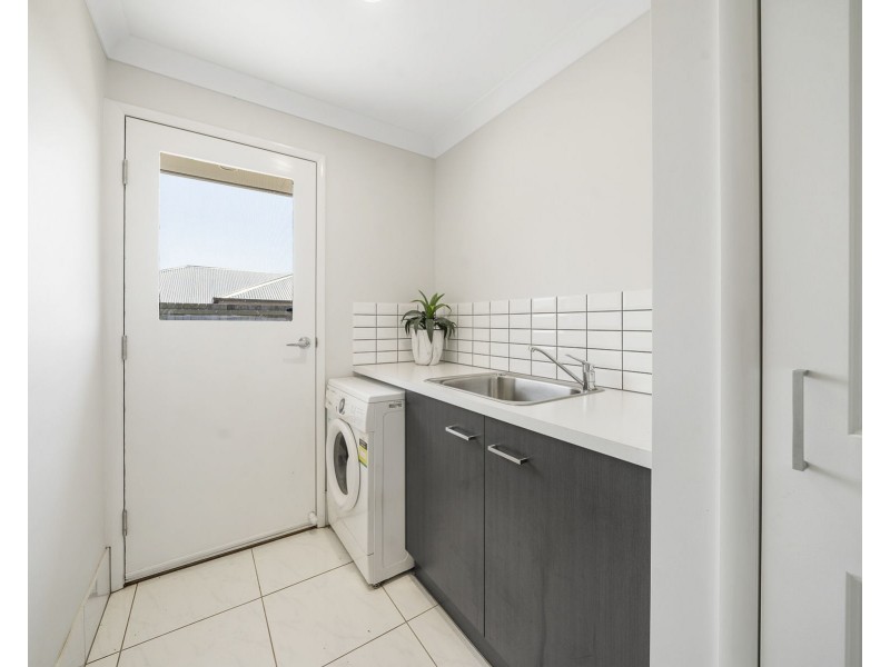 32 Kellett Drive, Westbrook QLD 4350