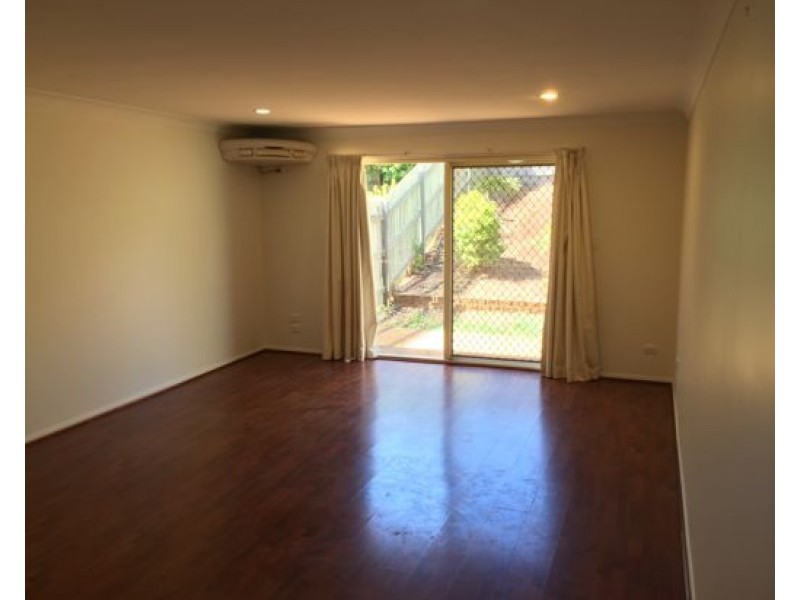 2/24 Dalzell Crescent, Darling Heights QLD 4350
