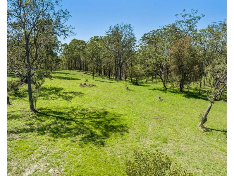 1-3 Escarpment Avenue, Cabarlah QLD 4352