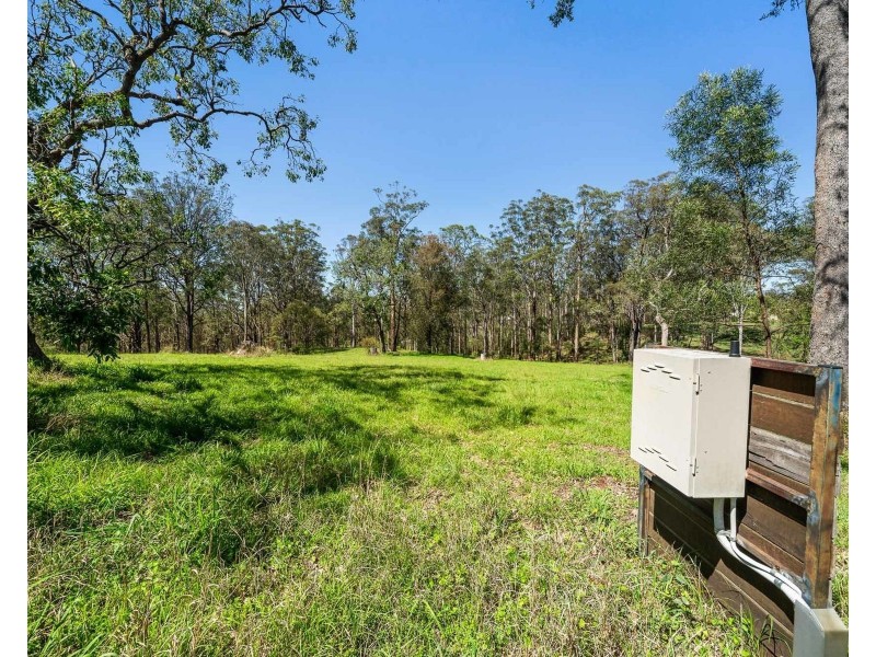 1-3 Escarpment Avenue, Cabarlah QLD 4352