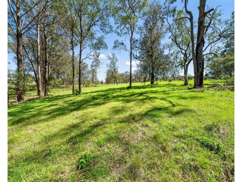 1-3 Escarpment Avenue, Cabarlah QLD 4352