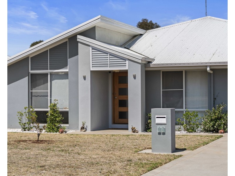 62 Belclaire Drive, Westbrook QLD 4350