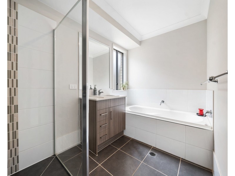 1/90 Sanctuary Drive, Cranley QLD 4350
