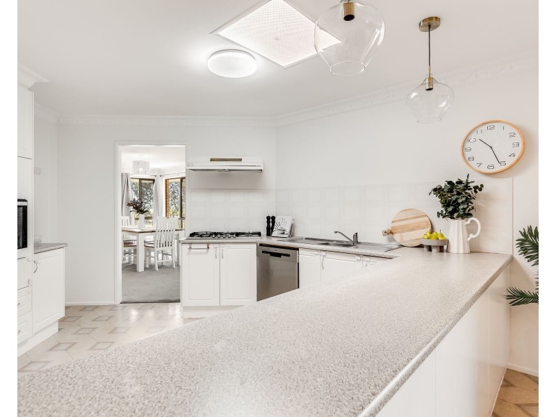 2 Danica Court, Kearneys Spring QLD 4350