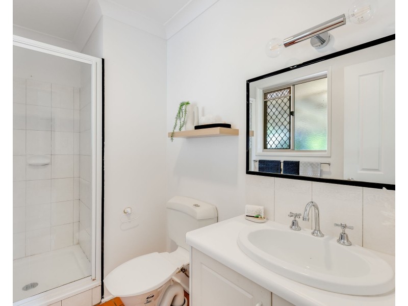 2 Danica Court, Kearneys Spring QLD 4350