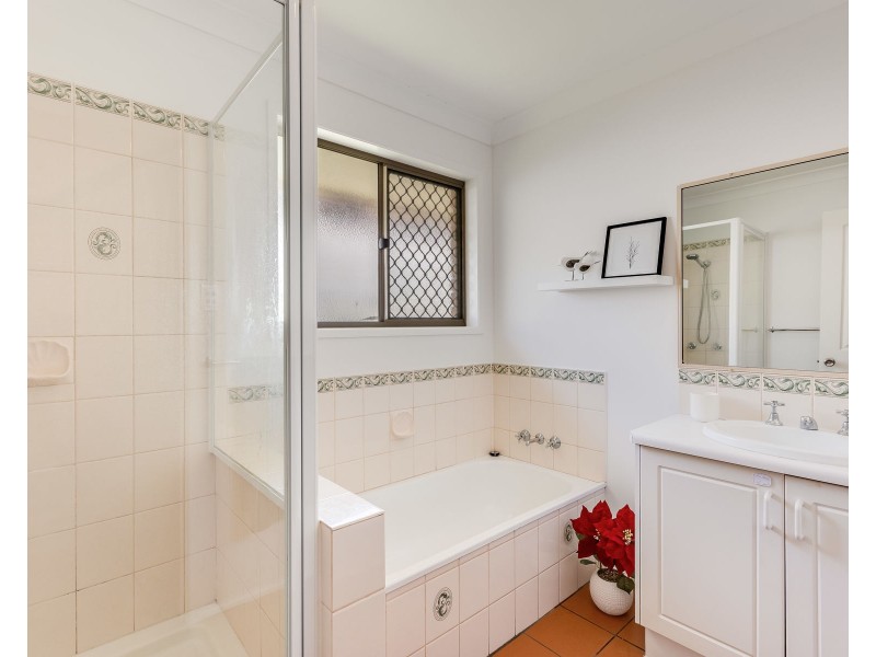 2 Danica Court, Kearneys Spring QLD 4350