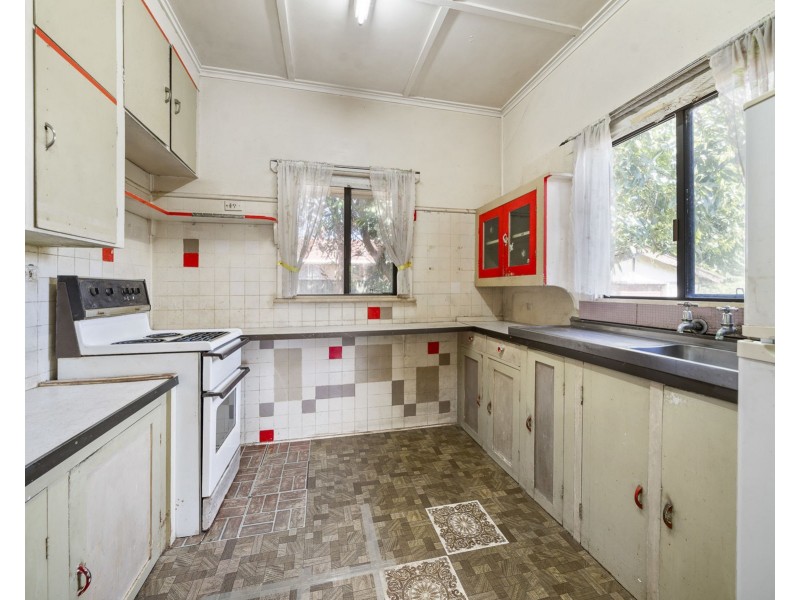 285 West Street, Harristown QLD 4350