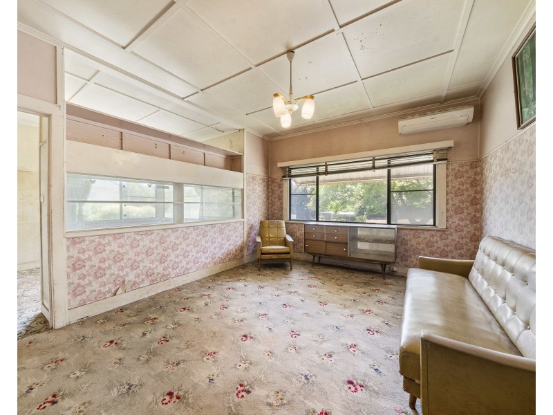 285 West Street, Harristown QLD 4350