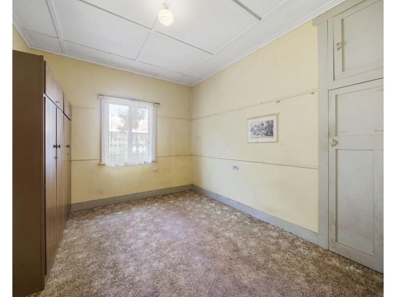285 West Street, Harristown QLD 4350