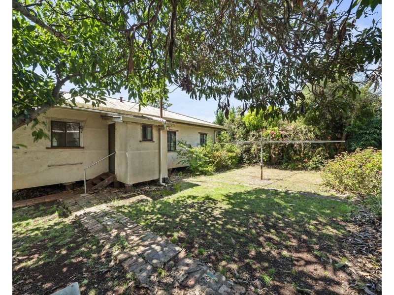 285 West Street, Harristown QLD 4350