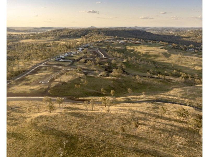 2 Woodhaven Drive, Mount Rascal QLD 4350