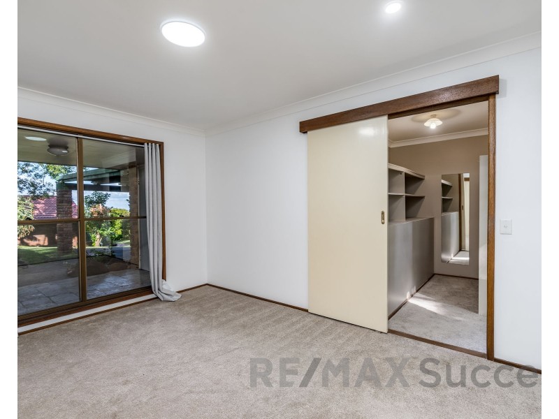 16 Hilltop Crescent, Blue Mountain Heights QLD 4350
