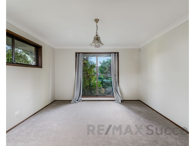 16 Hilltop Crescent, Blue Mountain Heights QLD 4350