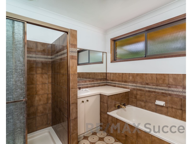 16 Hilltop Crescent, Blue Mountain Heights QLD 4350