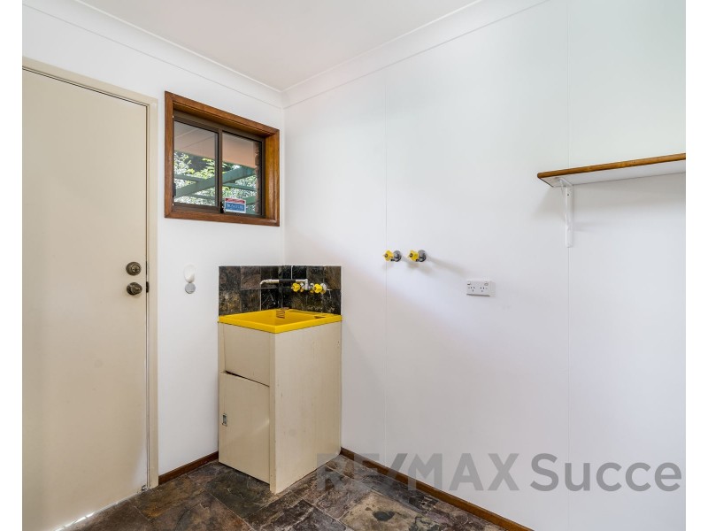 16 Hilltop Crescent, Blue Mountain Heights QLD 4350