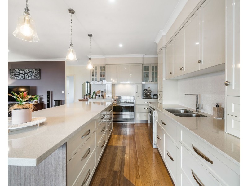 127 Steinberg Road, Highfields QLD 4352