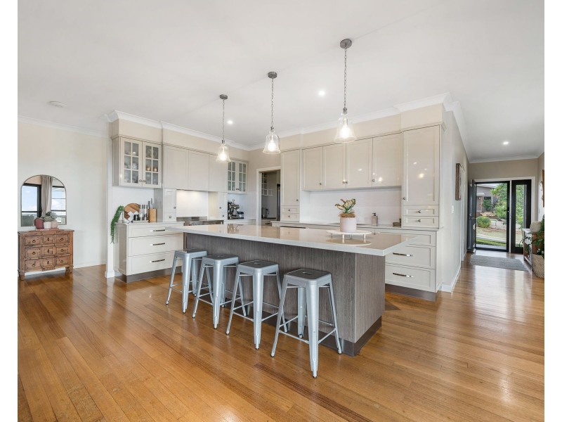 127 Steinberg Road, Highfields QLD 4352