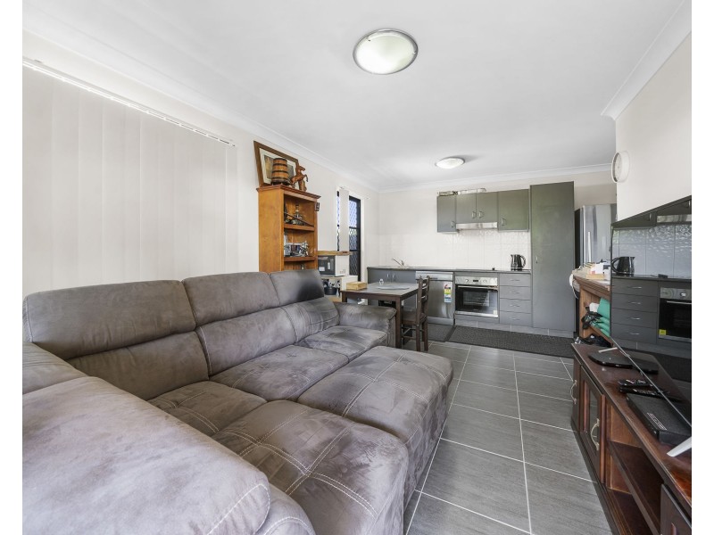 1 & 2/324a West Street, Kearneys Spring QLD 4350