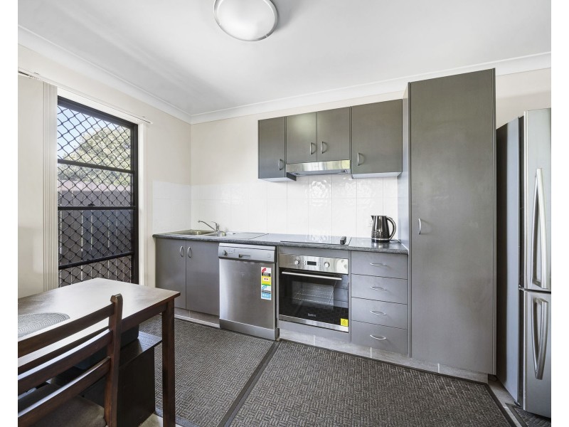 1 & 2/324a West Street, Kearneys Spring QLD 4350
