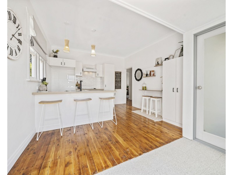 6a Lendrum Street, Newtown QLD 4350