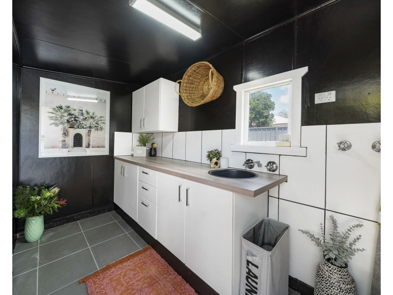 6a Lendrum Street, Newtown QLD 4350