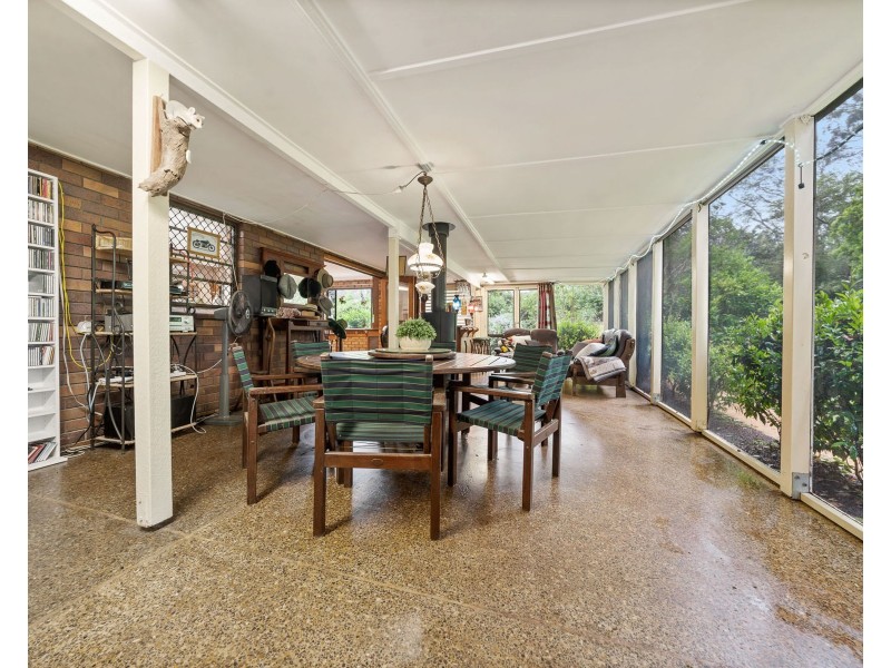 7 Crestview Crescent, Blue Mountain Heights QLD 4350