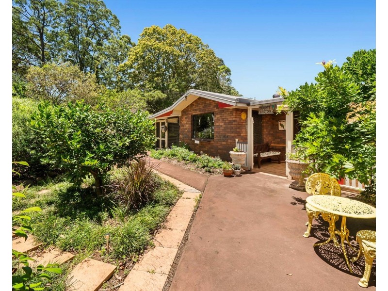 7 Crestview Crescent, Blue Mountain Heights QLD 4350