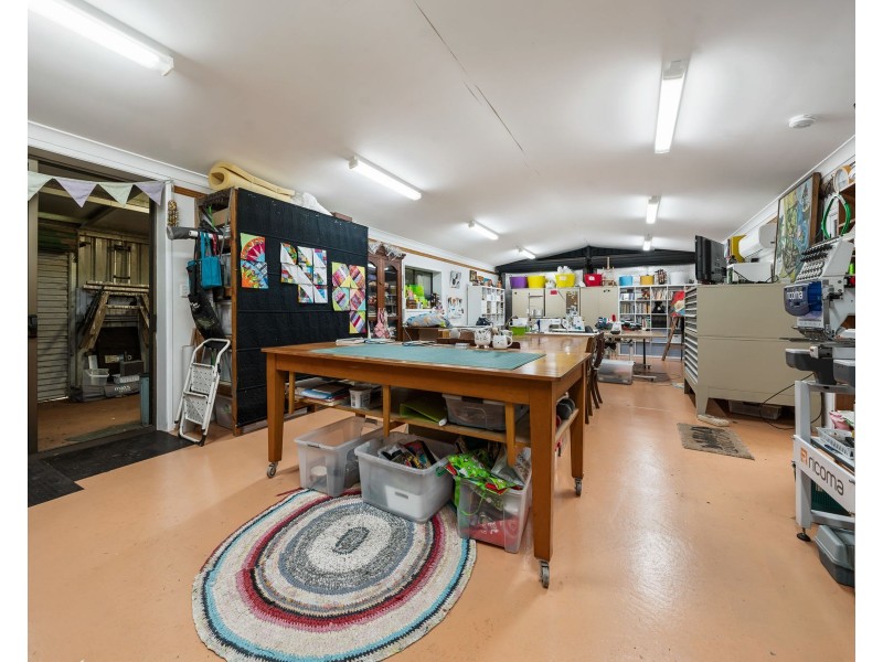 7 Crestview Crescent, Blue Mountain Heights QLD 4350