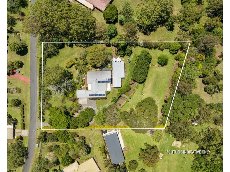 7 Crestview Crescent, Blue Mountain Heights QLD 4350