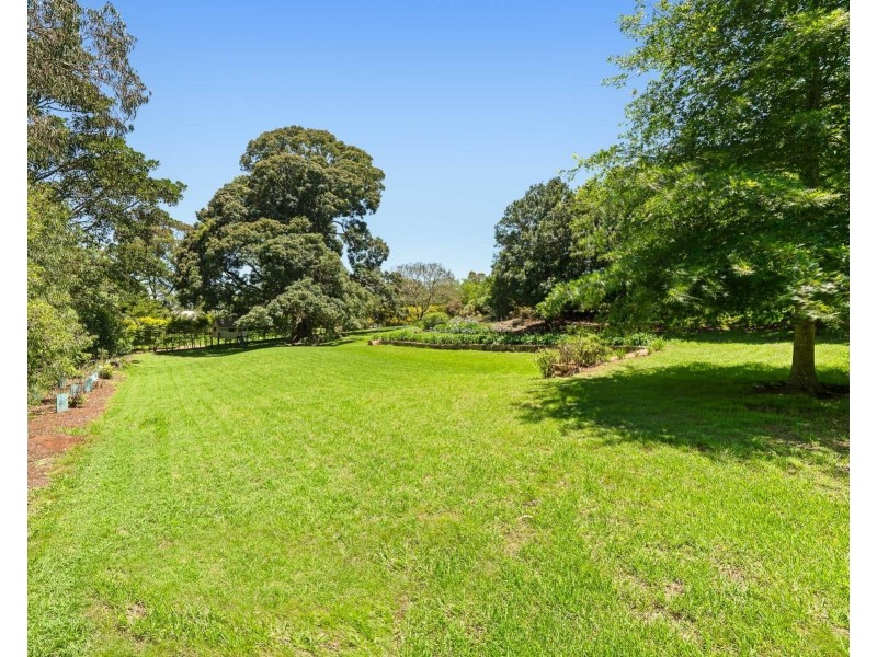 7 Crestview Crescent, Blue Mountain Heights QLD 4350