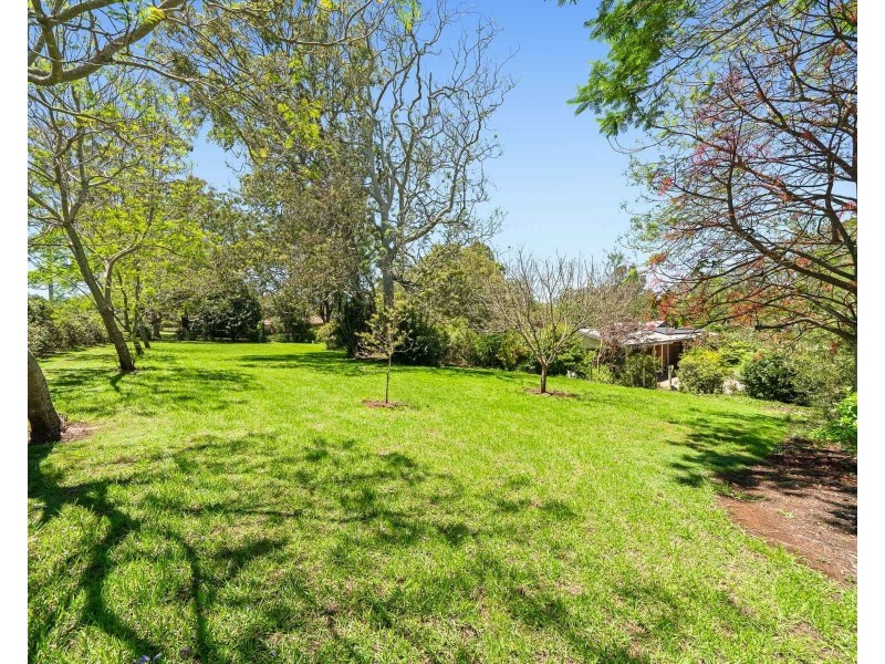 7 Crestview Crescent, Blue Mountain Heights QLD 4350