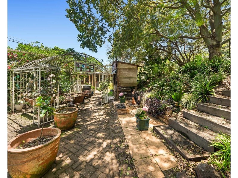 7 Crestview Crescent, Blue Mountain Heights QLD 4350