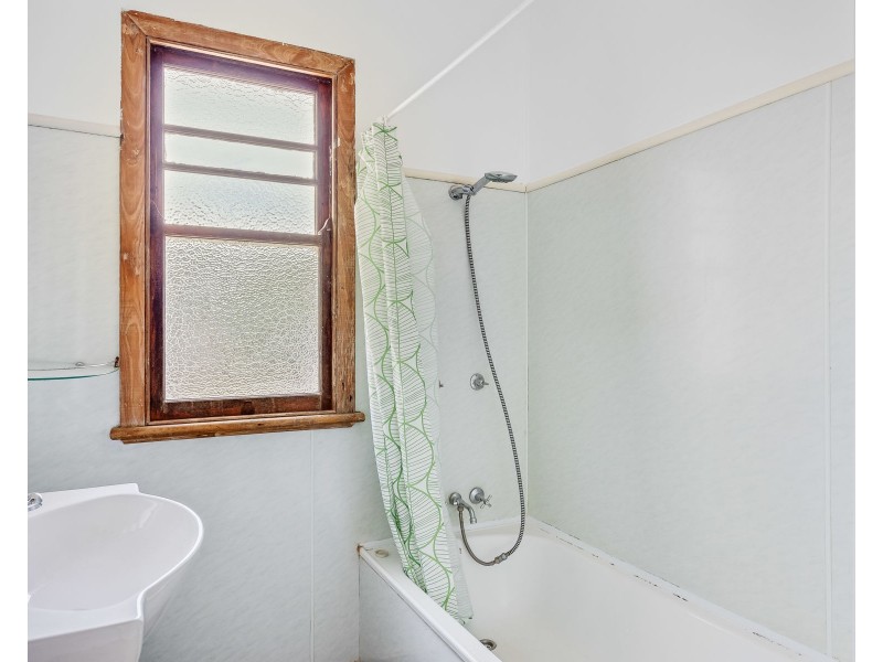 5 Edith Street, Newtown QLD 4350