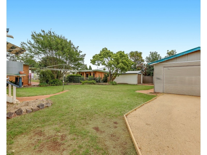 5 Edith Street, Newtown QLD 4350