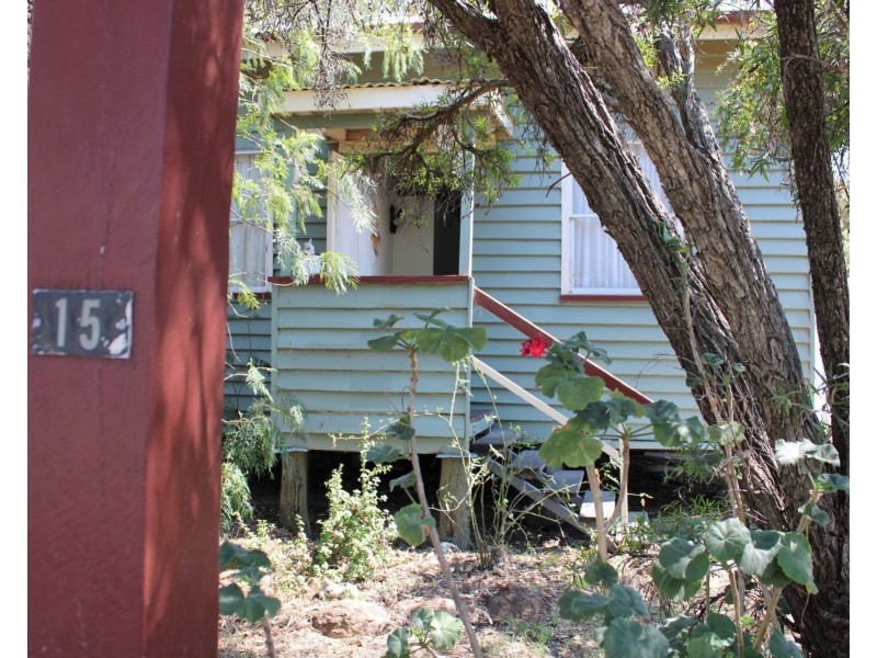 15 Taylor Street, Cecil Plains QLD 4407