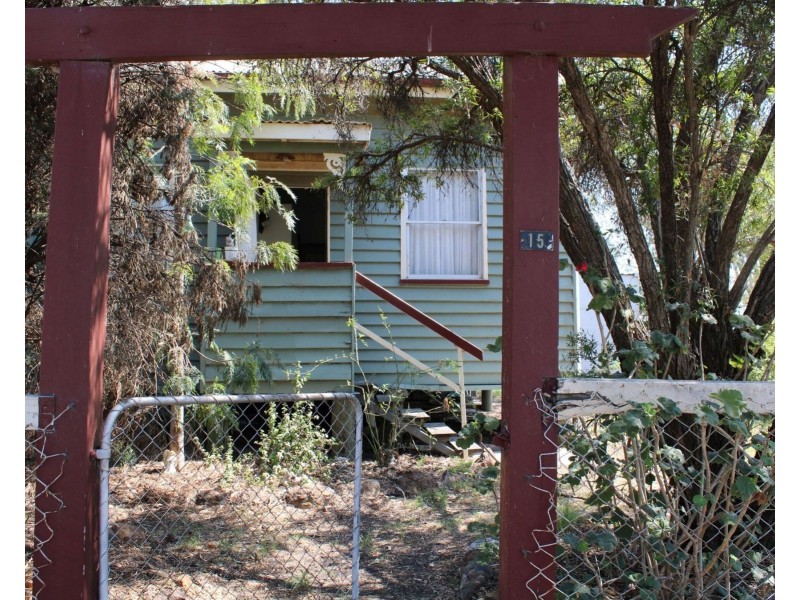 15 Taylor Street, Cecil Plains QLD 4407