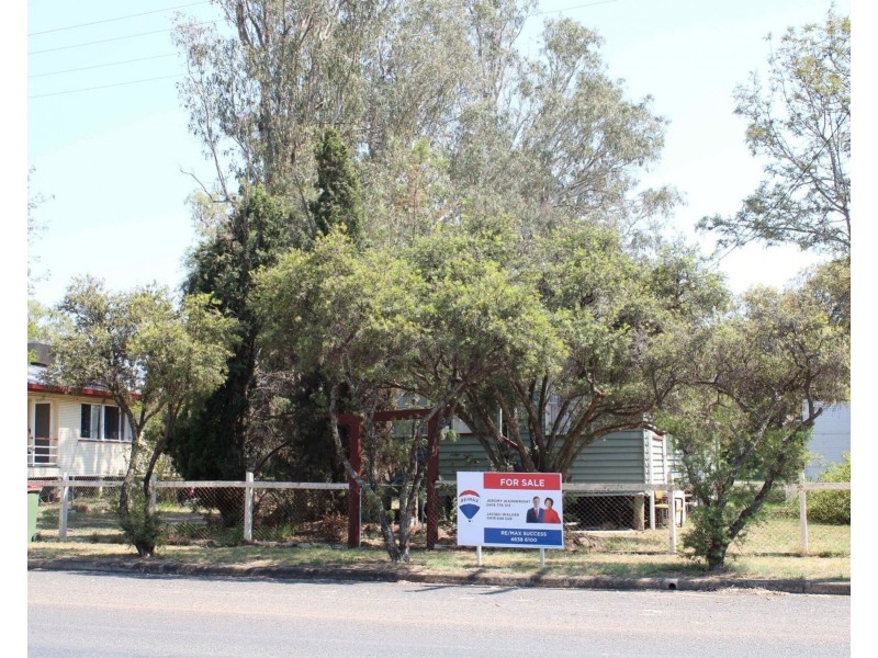 15 Taylor Street, Cecil Plains QLD 4407