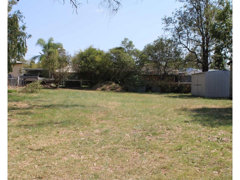 15 Taylor Street, Cecil Plains QLD 4407