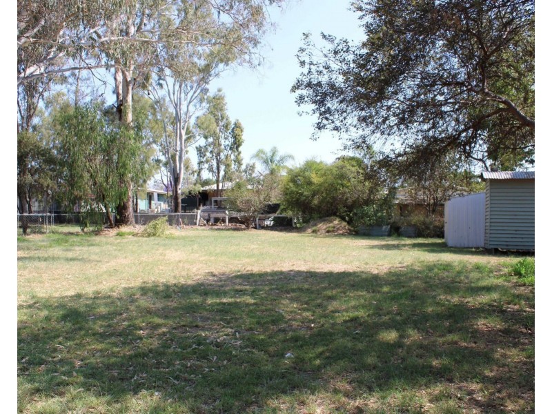 15 Taylor Street, Cecil Plains QLD 4407