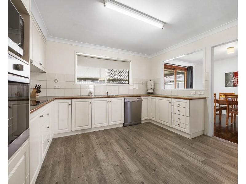 9 Bingara Street, Mount Lofty QLD 4350