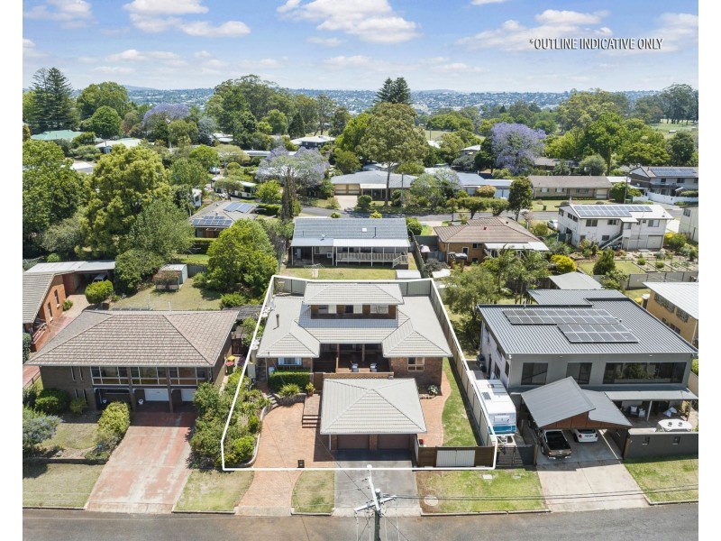 9 Bingara Street, Mount Lofty QLD 4350