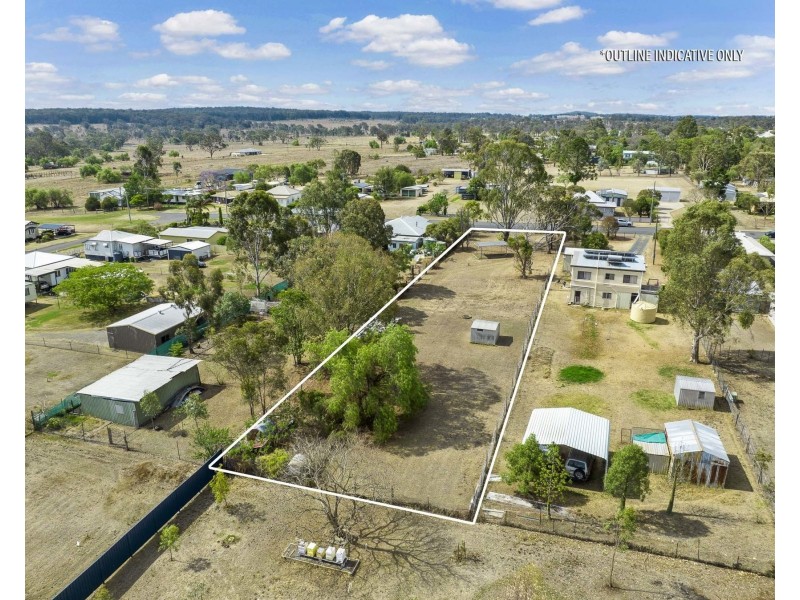 12 Peters Street, Goombungee QLD 4354