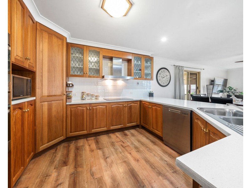 6 Schloss Court, Westbrook QLD 4350